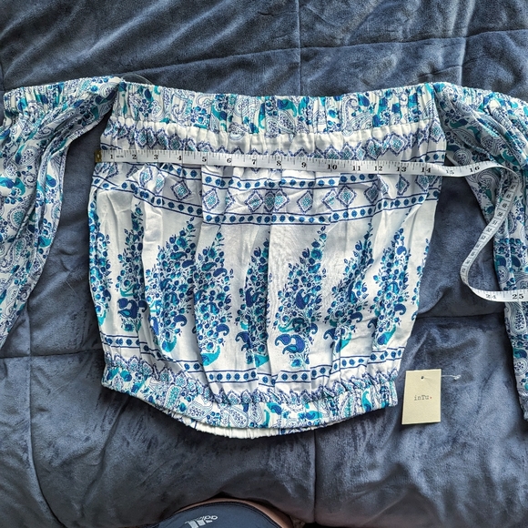 Smocked Blouse w/ Off-Shoulder Long Sleeves - Picture 2 of 6